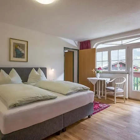 Tom Sojer מלון דירות