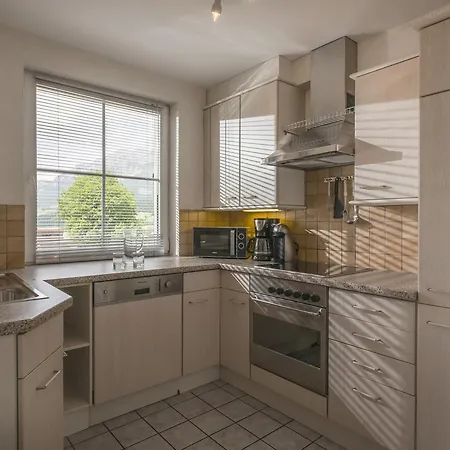 מלון דירות Tom Sojer 4*