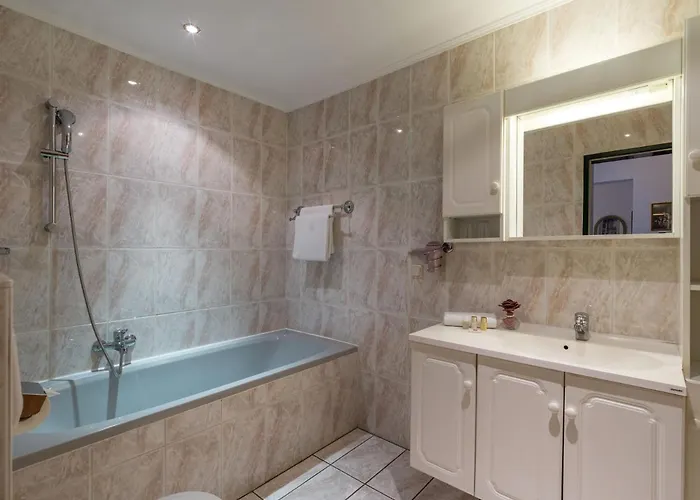 Tom Sojer 4* אלמאו