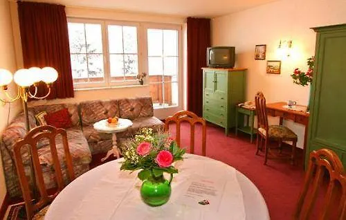 Tom Sojer 4* אלמאו