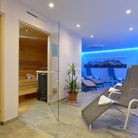 Apartmanhotel Tom Sojer 4*