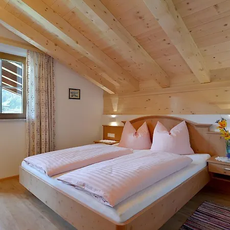 Tom Sojer Aparthotel 4*